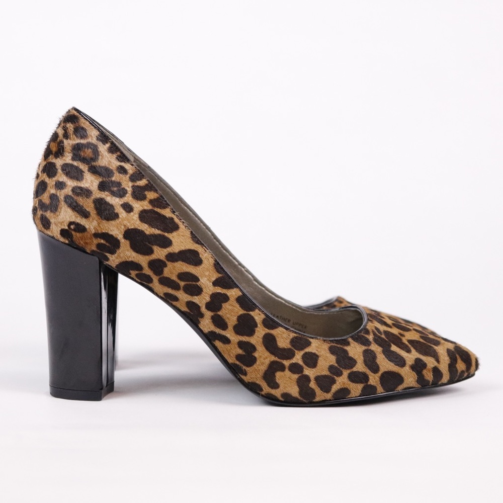 Tahari Ava leopard print calf fur skin pumps 8.5